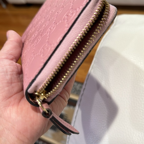 Authentic LEATHER GUCCI PINK WALLET! - Picture 16 of 17